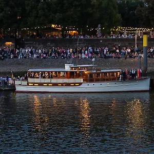 3* Botel Hotelschiff Nedeva